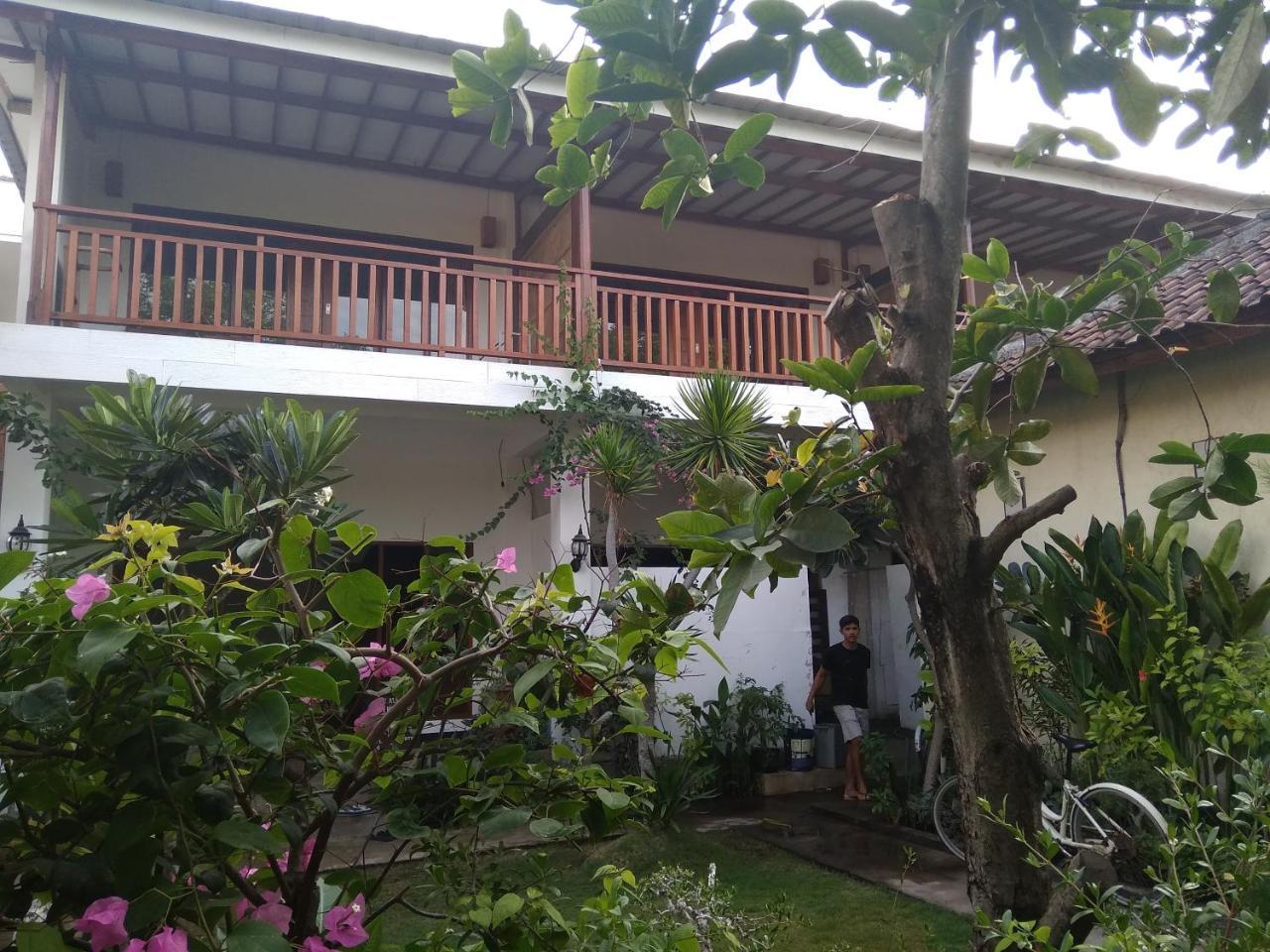 Dili Gili Bed & Breakfast Gili Trawangan Exterior foto