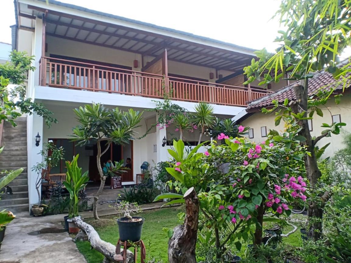 Dili Gili Bed & Breakfast Gili Trawangan Exterior foto